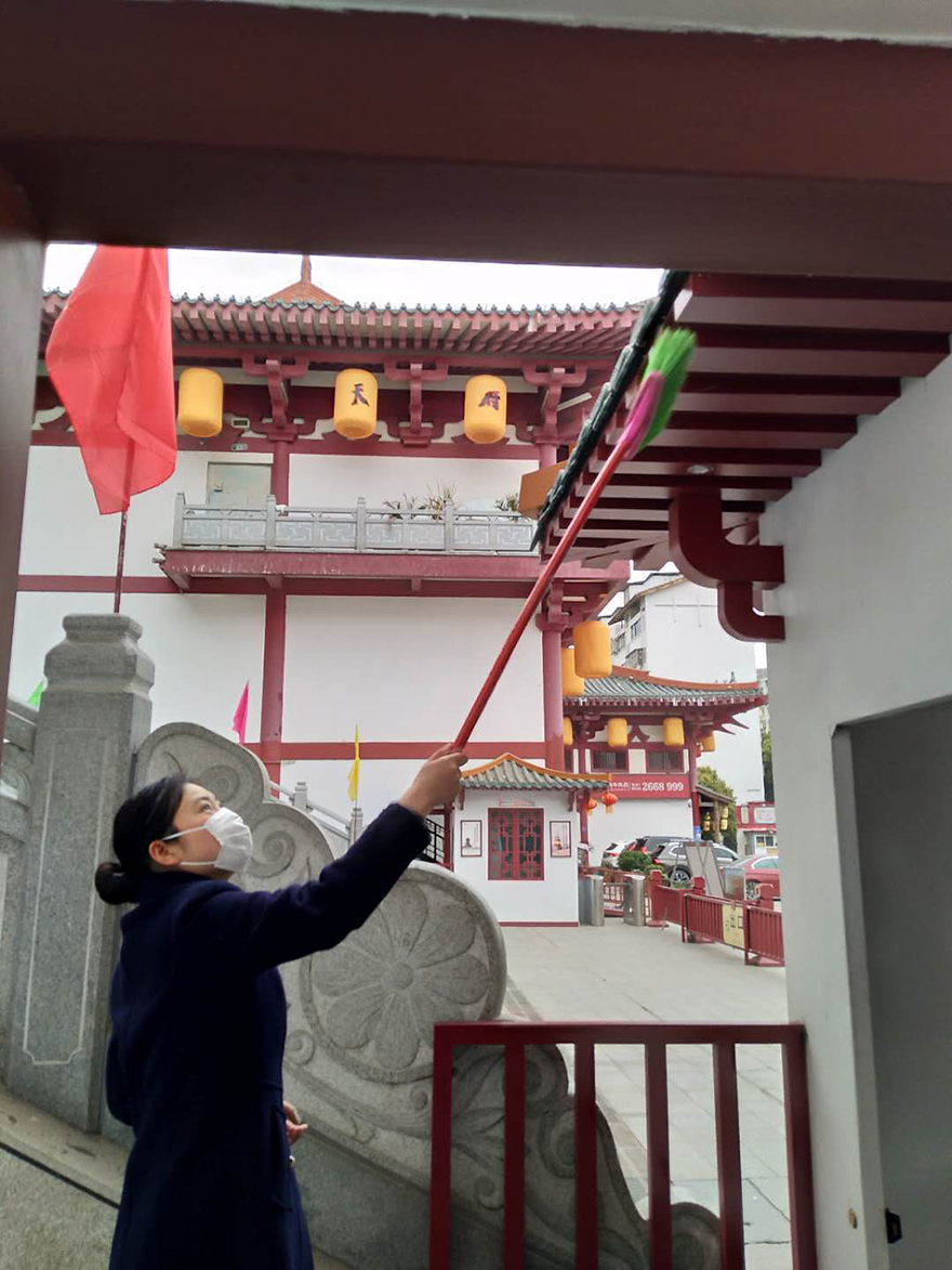 越王樓公司開展大掃除活動1 越王樓公司開展大掃除活動1