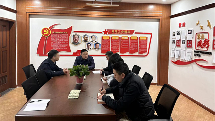 圖五:集團總會計師齊飛、副總經理馬江水督導金控小貸安全工作 圖五:集團總會計師齊飛、副總經理馬江水督導金控小貸安全工作