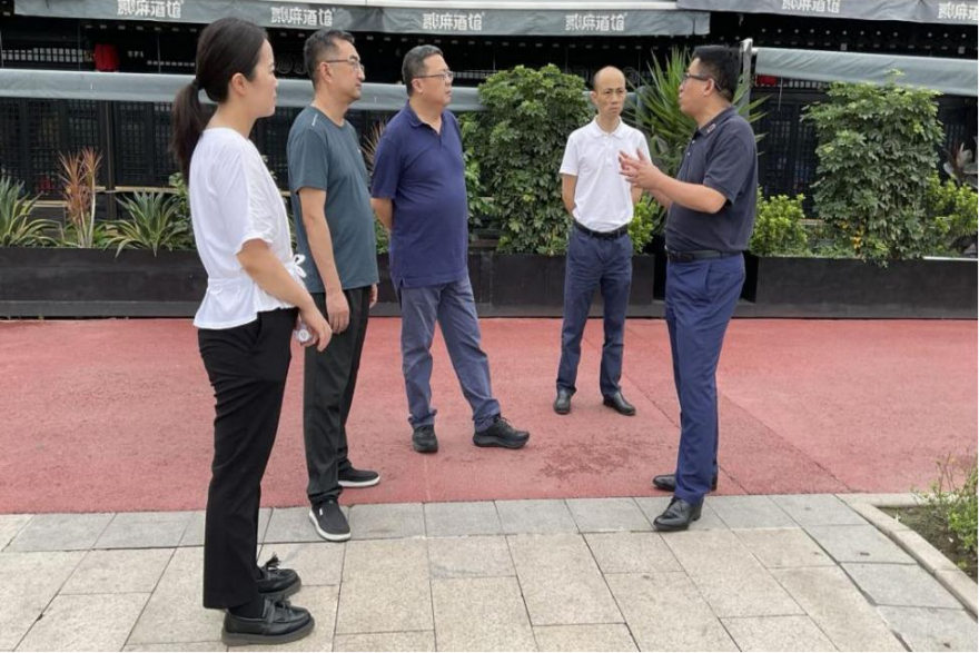 照片4：領導面談_副本