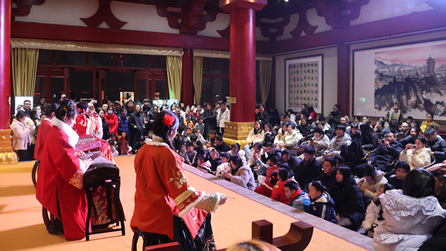 “瓊樓雅樂”演出現(xiàn)場(chǎng) “瓊樓雅樂”演出現(xiàn)場(chǎng)